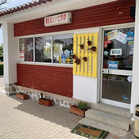 Parque De Campismo Orbitur Evora Hotell Exteriör bild