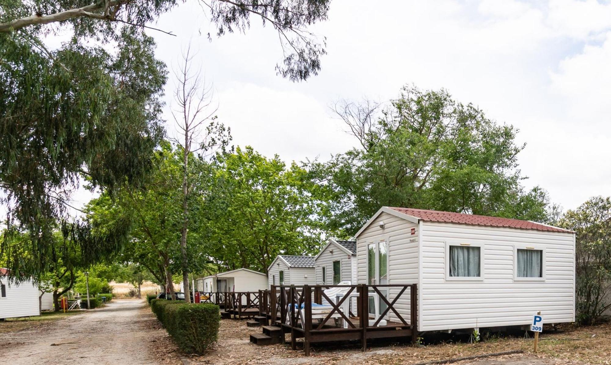 Parque De Campismo Orbitur Evora Hotell Exteriör bild