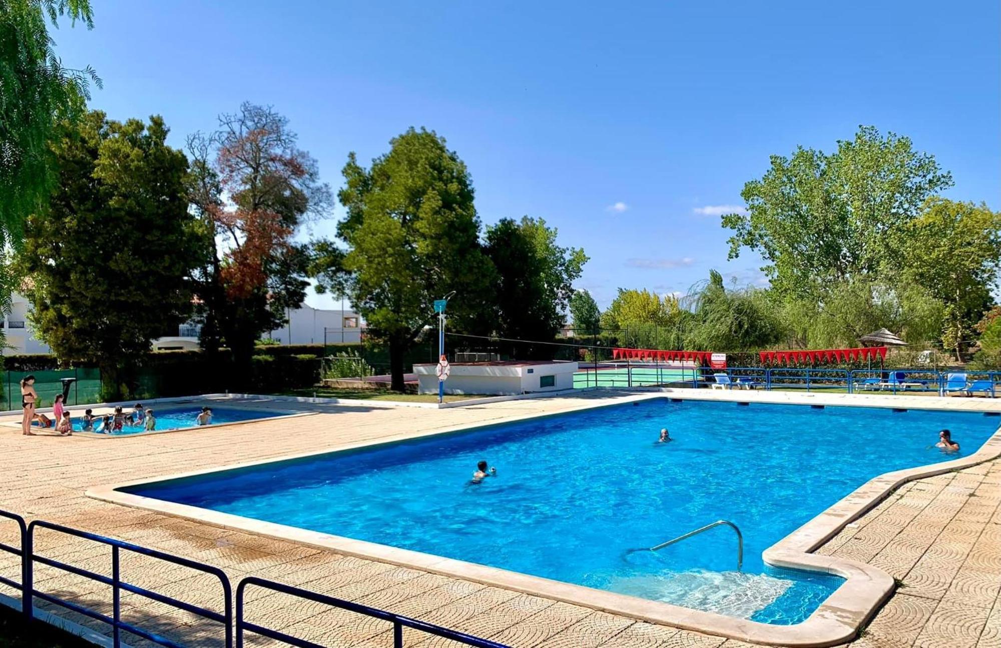 Parque De Campismo Orbitur Evora Hotell Exteriör bild