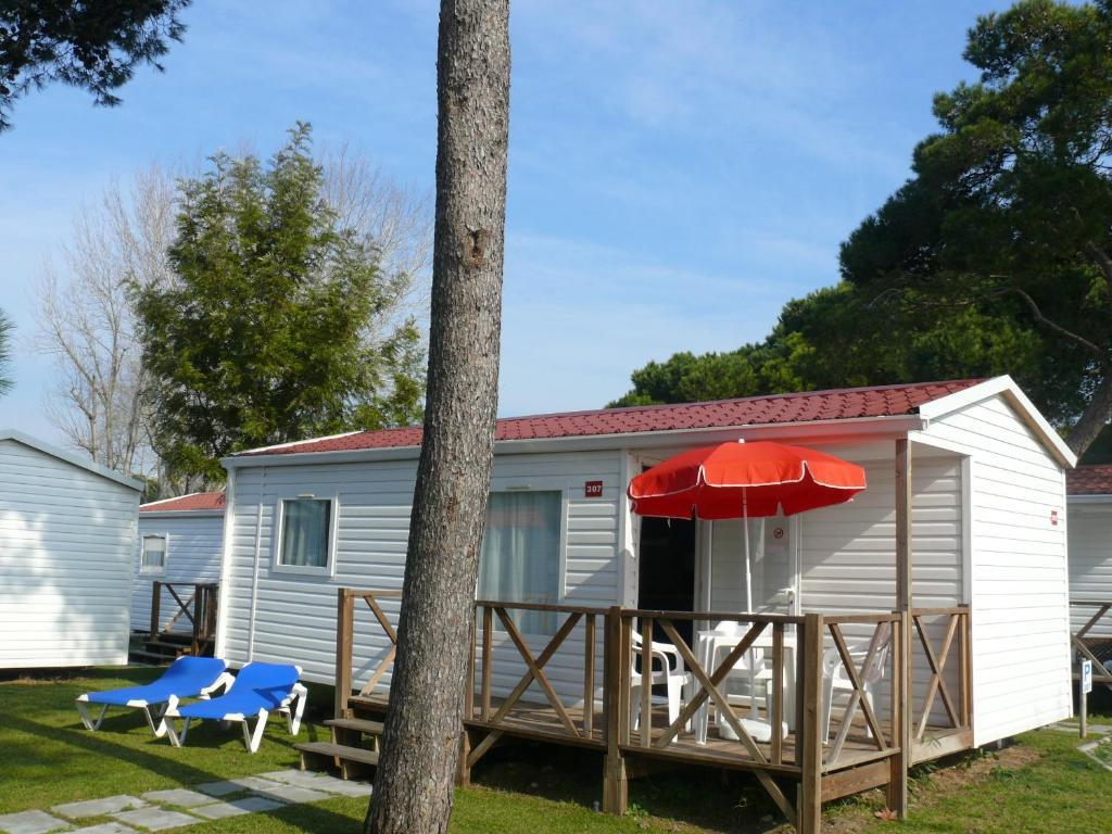 Parque De Campismo Orbitur Evora Hotell Exteriör bild
